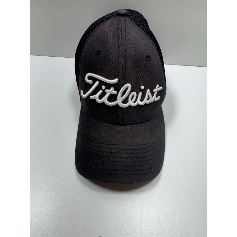 Titleist Men’s Golf Black Cap Hat Mesh Pro V 1 Logo Medium/Large Preppy Logo